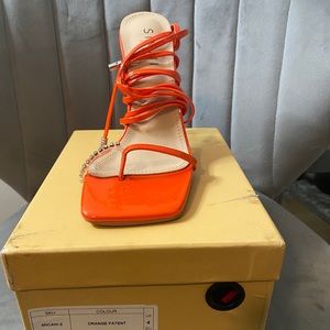 SIMMI Loreta Orange Patent heels